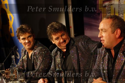 Hilversum 1 februari 2009
De toppers Gordon Rene Froger en Jeroen v d Boom tijdens het nationale songfestival in studio 22.
Jack v Gelder presenteert het programma.
Peter Smulders bv