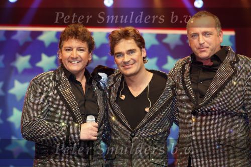 Hilversum 1 februari 2009
De toppers Gordon Rene Froger en Jeroen v d Boom tijdens het nationale songfestival in studio 22.
Jack v Gelder presenteert het programma.
Peter Smulders bv