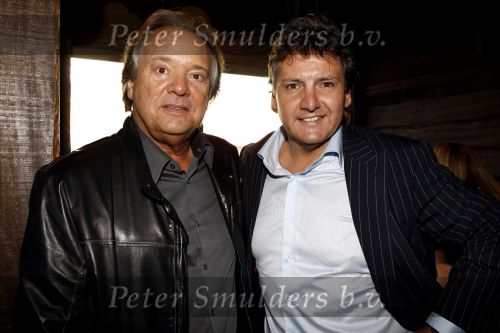 Leidschendam 4 oktober 2007
Rene Froger bij boekuitreiking henk de gier. John v Katwijk met rene