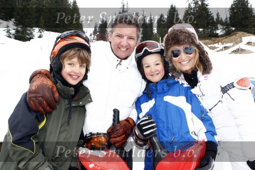 Lech 27 februari 2008
Rene en Natasja Froger aan het rodelen met Maxime en didier op wintersport vakantie.
Peter Smulders bv