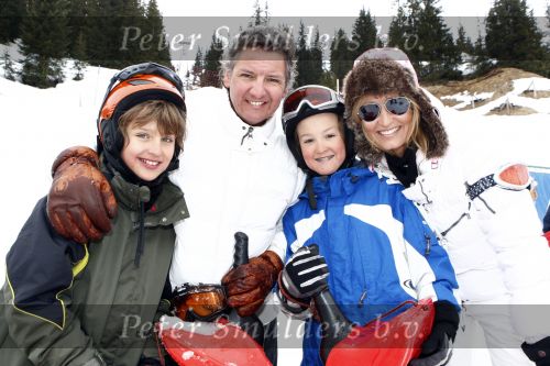 Lech 27 februari 2008
Rene en Natasja Froger aan het rodelen met Maxime en didier op wintersport vakantie.
Peter Smulders bv