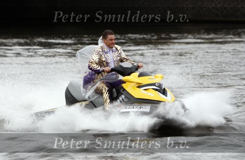 Amsterdam 30 september 2008
Persconferentie van de toppers Rene Froger Gordon en Gerard Joling ivm hun deelname aan het songfestival in het amstel hotel. toppers op jet ski\'s
Peter Smulders bv