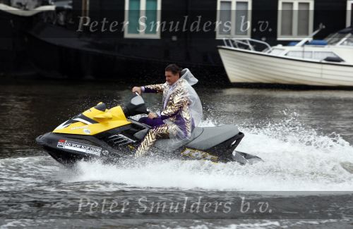 Amsterdam 30 september 2008
Persconferentie van de toppers Rene Froger Gordon en Gerard Joling ivm hun deelname aan het songfestival in het amstel hotel. toppers op jet ski\'s
Peter Smulders bv