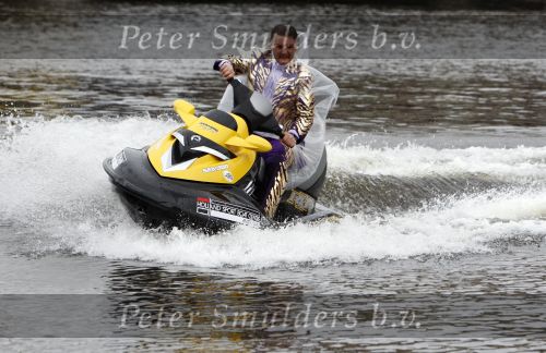 Amsterdam 30 september 2008
Persconferentie van de toppers Rene Froger Gordon en Gerard Joling ivm hun deelname aan het songfestival in het amstel hotel. toppers op jet ski\'s
Peter Smulders bv