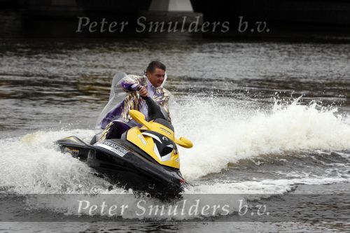 Amsterdam 30 september 2008
Persconferentie van de toppers Rene Froger Gordon en Gerard Joling ivm hun deelname aan het songfestival in het amstel hotel. toppers op jet ski\'s
Peter Smulders bv