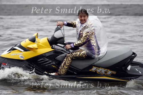Amsterdam 30 september 2008
Persconferentie van de toppers Rene Froger Gordon en Gerard Joling ivm hun deelname aan het songfestival in het amstel hotel. toppers op jet ski\'s
Peter Smulders bv