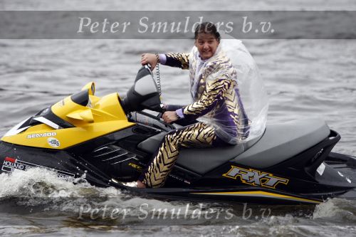 Amsterdam 30 september 2008
Persconferentie van de toppers Rene Froger Gordon en Gerard Joling ivm hun deelname aan het songfestival in het amstel hotel. toppers op jet ski\'s
Peter Smulders bv