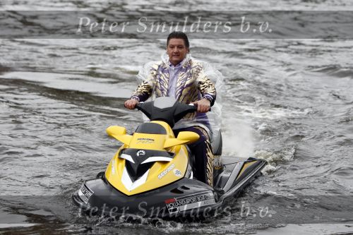 Amsterdam 30 september 2008
Persconferentie van de toppers Rene Froger Gordon en Gerard Joling ivm hun deelname aan het songfestival in het amstel hotel. toppers op jet ski\'s
Peter Smulders bv