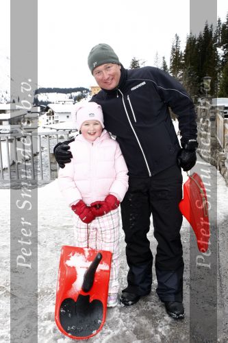 Lech 27 februari 2008
Rene en Natasja Froger aan het rodelen met Maxime en didier op wintersport vakantie.
Peter Smulders bv