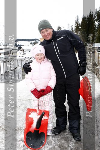 Lech 27 februari 2008
Rene en Natasja Froger aan het rodelen met Maxime en didier op wintersport vakantie.
Peter Smulders bv