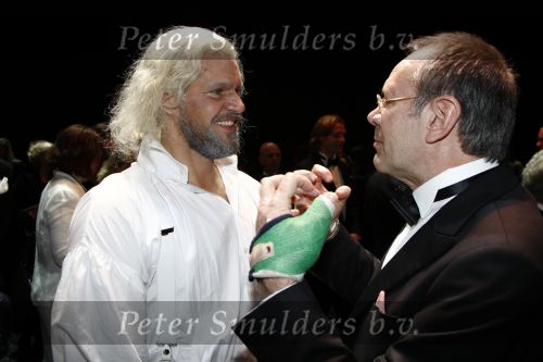 Rotterdam 20 april 2008
Premiere Les Miserables in het nieuwe luxor . Rene v Kooten met Rob de Nijs
Peter Smulders bv