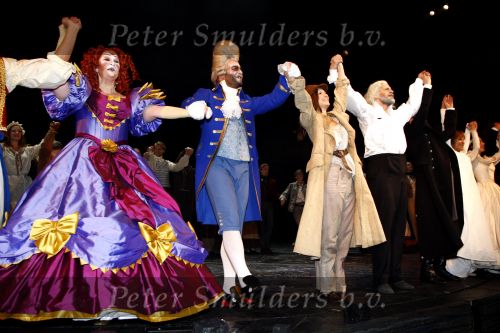 Rotterdam 20 april 2008
Premiere Les Miserables in het nieuwe luxor . Carlo Boszhard celine purcell rene v Kooten en Suzan Seegers
Peter Smulders bv