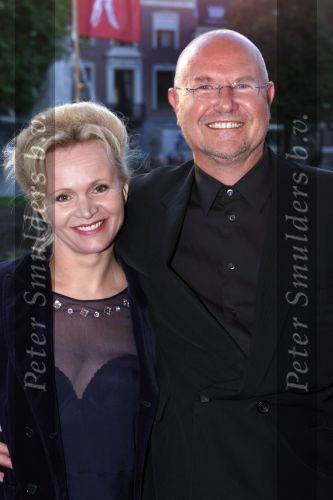 Utrecht 30 september 2000
Uitreiking van de Gouden Kalveren in  de schouwburg van Utrecht.
Renee Soutendijk met man

Peter Smulders bv