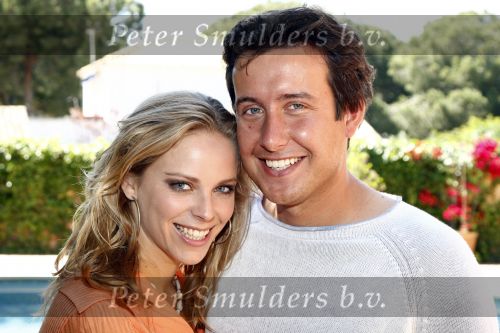 Marbella 24 april 2008
Renzo en Mara Kazan hebben zich verloofd tijdens groeten uit de rimboe.
Peter Smulders bv