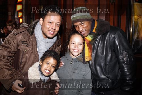 Amsterdam 12 maart 2008
Premiere Spiderwick in Tuschinski. zangers replay met zoons
Peter Smulders bv