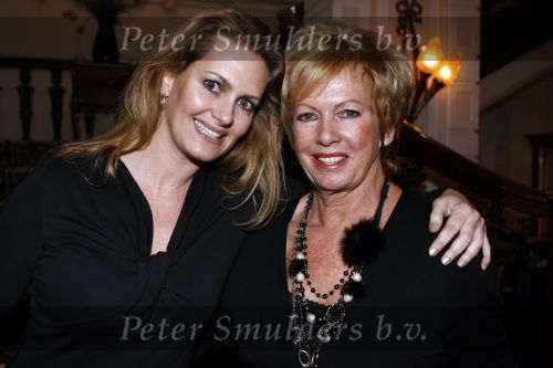 Amsterdam 16 maart 2008
Modeshow Frans Molenaar in het Amstel hotel. Ria Vlak met haar dochter Monique
Peter Smulders bv