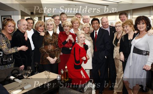 Loosdrecht 28 januari 2009
Presentatie dvd Ria Valk bij het golden tulip hotel. Ria oa met Johnny Lion Anneke Gronloh Willeke Alberti Peter Koelewijn Saskia en Serge Ronnie Tober Rien Wolff Corrie v Gorp Jose Hoebee Viola Holt  Anneke Gronloh
Peter Smulders bv