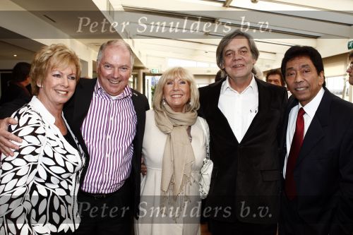 Loosdrecht 28 januari 2009
Presentatie dvd Ria Valk bij het golden tulip hotel. Ria met Willeke Alberti Ronnie Tober Johnny Lion en Rien wolff
Peter Smulders bv