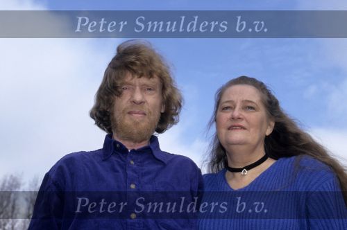 Rick v d Linden, organist en componist van de syfonische rockband EKSEPTION. Hij bewerkte klassieke muziek van o.a.Beethoven en Bach tot popmuziek
Overleden: 22 Januari 2006
Hier op de foto samen met zijn vrouw Inez Zwart