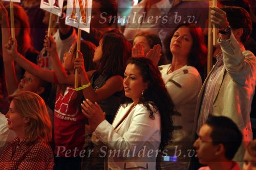 Hilversum 1 mei 2009
Roan van X factor met zijn vrouw en kinderen na uitschakeling in halve finale.
Peter Smulders bv
