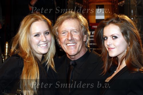 Amsterdam 14 april 2009
Rob Peetoom geeft feestje in Tuschinski.Rob met vrouw en dochters
Peter Smulders bv