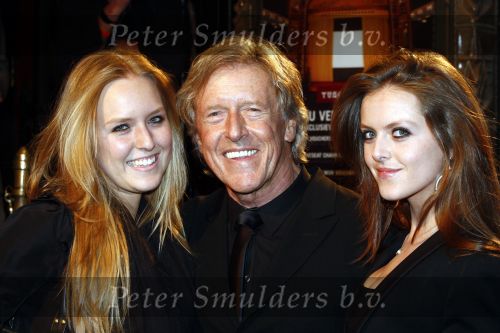 Amsterdam 14 april 2009
Rob Peetoom geeft feestje in Tuschinski.Rob met vrouw en dochters
Peter Smulders bv