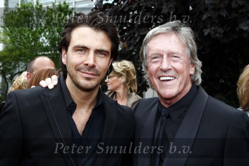 Amsterdam 17 mei 2009
Coiffure awards in de Rai. Rob Peetoom met compagnon
Peter Smulders bv
