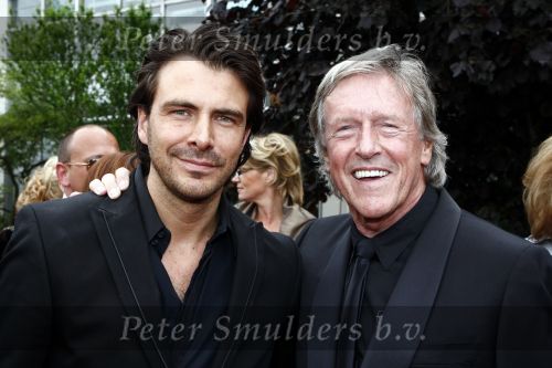 Amsterdam 17 mei 2009
Coiffure awards in de Rai. Rob Peetoom met compagnon
Peter Smulders bv