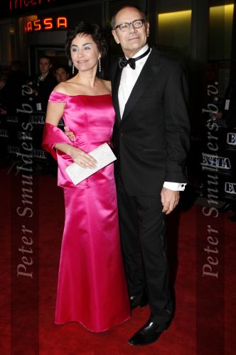 Rotterdam 16 december 2007
premiere Evita in het nieuwe Luxor theater. Rob de Nijs met vriendin Henriette
