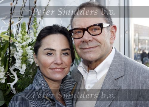 Amsterdam 31 januari 2009
Modeshow van Addy v d  Krommenacker op de amsterdam fashion week. Rob de Nijs met zijn vrouw Henriette
Peter Smulders bv