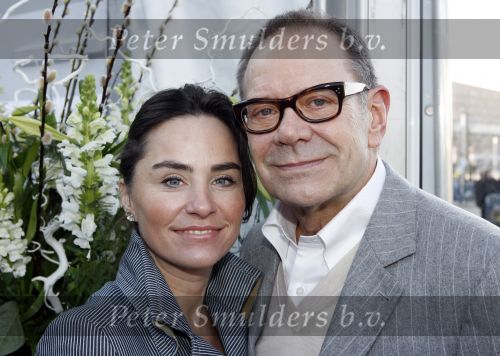 Amsterdam 31 januari 2009
Modeshow van Addy v d  Krommenacker op de amsterdam fashion week. Rob de Nijs met zijn vrouw Henriette
Peter Smulders bv