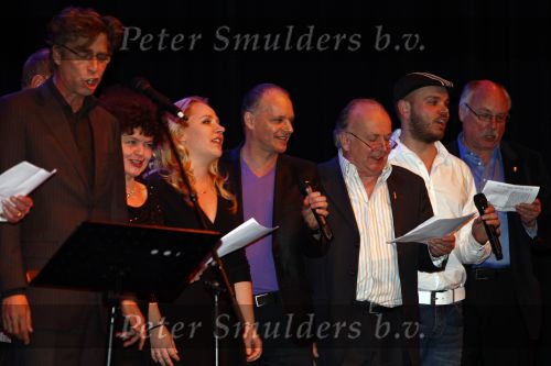 Amsterdam 30 maart 2009
Hommage aan Jenny Arean in de meervaart met verschillende artiesten.
Marc Marie Huijbregts en Loes Luca presenteren het programma. Rob v d Meeberg
Peter Smulders bv