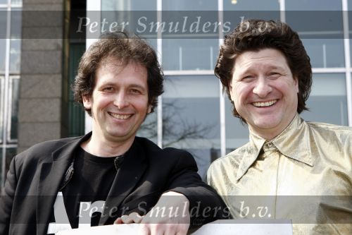 Den Haag 11 april 2008
Robbie Muntz en Paul jan v d Wint hebben een interview  in de 2e kamer met Geert Wilders .