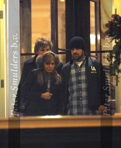 Amsterdam 25 november 2007
Robbie Williams bezoekt met zijn nieuwe vriendin Ayda Field en vrienden Amsterdam. Hij slaapt in het Amstel hotel en ging daarna naar een smartshop en een koffieshop.