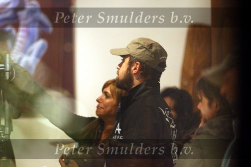 Amsterdam 25 november 2007
Robbie Williams bezoekt met zijn nieuwe vriendin Ayda Field en vrienden Amsterdam. Hij slaapt in het Amstel hotel en ging daarna naar een smartshop en een koffieshop.