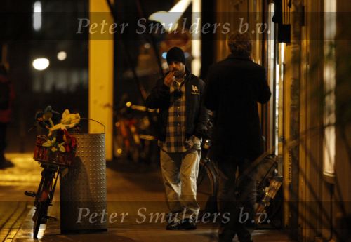 Amsterdam 25 november 2007
Robbie Williams bezoekt met zijn nieuwe vriendin Ayda Field en vrienden Amsterdam. Hij slaapt in het Amstel hotel en ging daarna naar een smartshop en een koffieshop.