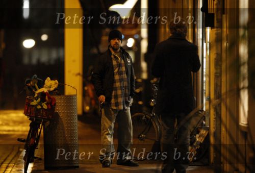 Amsterdam 25 november 2007
Robbie Williams bezoekt met zijn nieuwe vriendin Ayda Field en vrienden Amsterdam. Hij slaapt in het Amstel hotel en ging daarna naar een smartshop en een koffieshop.