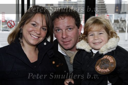 Rotterdam 25 november 2007
Premiere Feest van sinterklaas in ahoy. Robert Leroy met vrouw Sascha en zon Josh