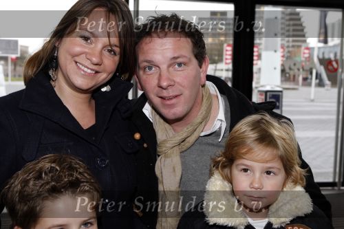 Rotterdam 25 november 2007
Premiere Feest van sinterklaas in ahoy. Robert Leroy met vrouw Sascha en zon Josh
Peter Smulders bv