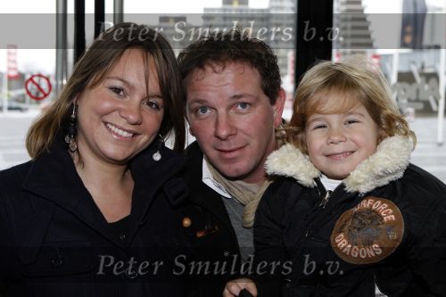 Rotterdam 25 november 2007
Premiere Feest van sinterklaas in ahoy. Robert Leroy met vrouw Sascha en zon Josh