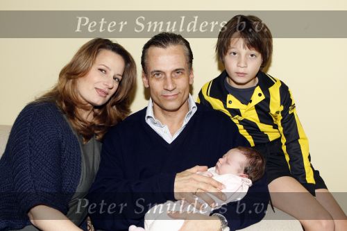 Amsterdam 24 november 2007
Robert Schoemacher met zijn zoon Moos dochter  ... en vrouw Claudia v Zweden.