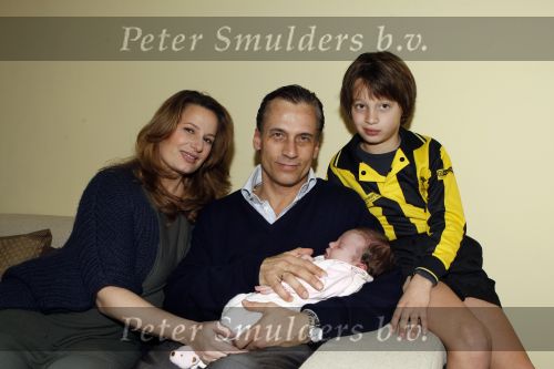 Amsterdam 24 november 2007
Robert Schoemacher met zijn zoon Moos dochter  ... en vrouw Claudia v Zweden.