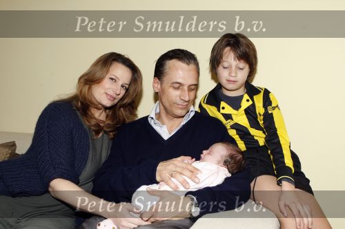 Amsterdam 24 november 2007
Robert Schoemacher met zijn zoon Moos dochter  ... en vrouw Claudia v Zweden.