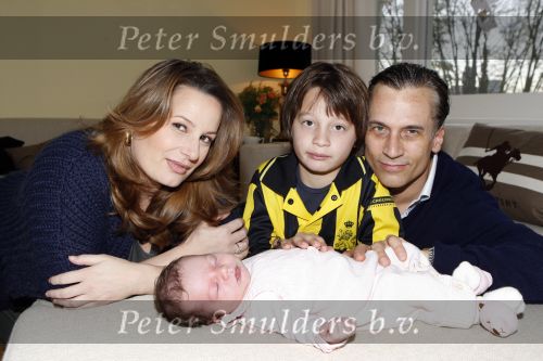 Amsterdam 24 november 2007
Robert Schoemacher met zijn zoon Moos dochter  ... en vrouw Claudia v Zweden.