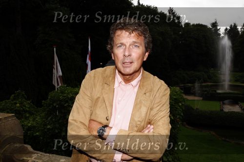 Hilversum 12 augustus 2008
 Robert ten Brink bij presentatie RTL in ksteel de hoge vuursche.
Peter Smulders bv