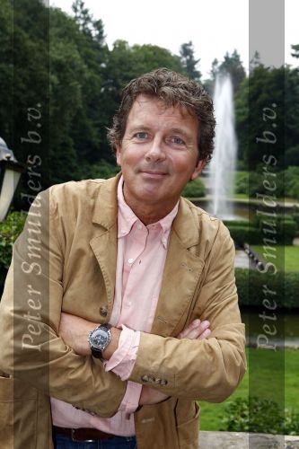 Hilversum 12 augustus 2008
 Robert ten Brink bij presentatie RTL in ksteel de hoge vuursche.
Peter Smulders bv