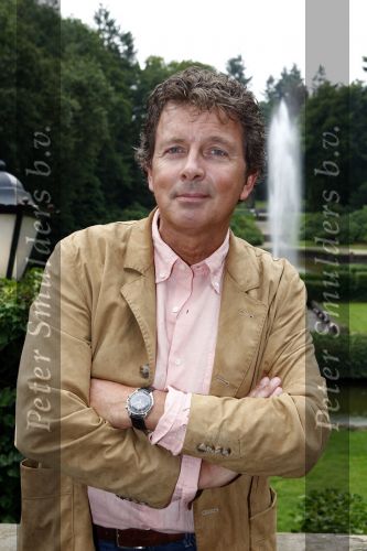Hilversum 12 augustus 2008
 Robert ten Brink bij presentatie RTL in ksteel de hoge vuursche.
Peter Smulders bv