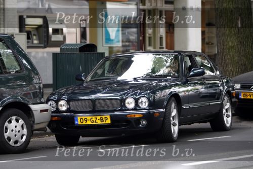 Amsterdam 14 juni 2008
Robert ten Brink in zijn jaguar.