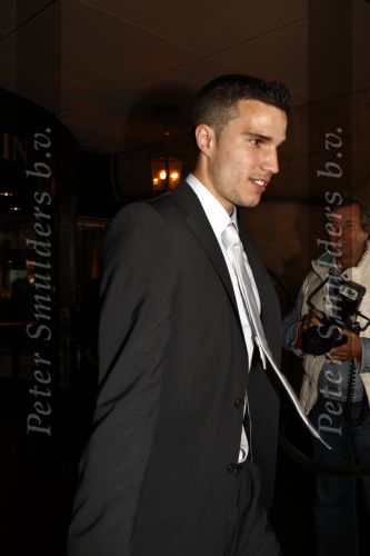 Noordwijk 3 juni 2008
Het Nederlands elftal vertrekt vanaf hotel huis ter Duin naar Schiphol voor het EK voetbal in Zwitserland en Oostenrijk. 
Robin v Persie