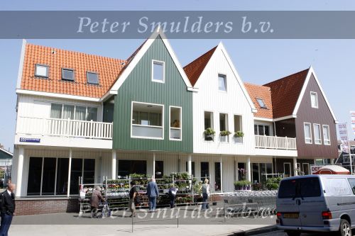 Landsmeer 24 april 2009
Het nieuwe huis van Ron Boshardt waar hij met zijn nieuwe vriendin Emilie woont.
Peter Smulders bv